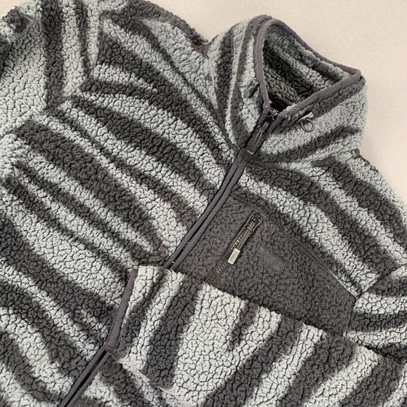 PINK Victoria's Secret Jackets & Blazers - PINK Victoria's Secret Jacket Womens XS‎ Gray Black Sherpa Fleece Full Zip Zebra